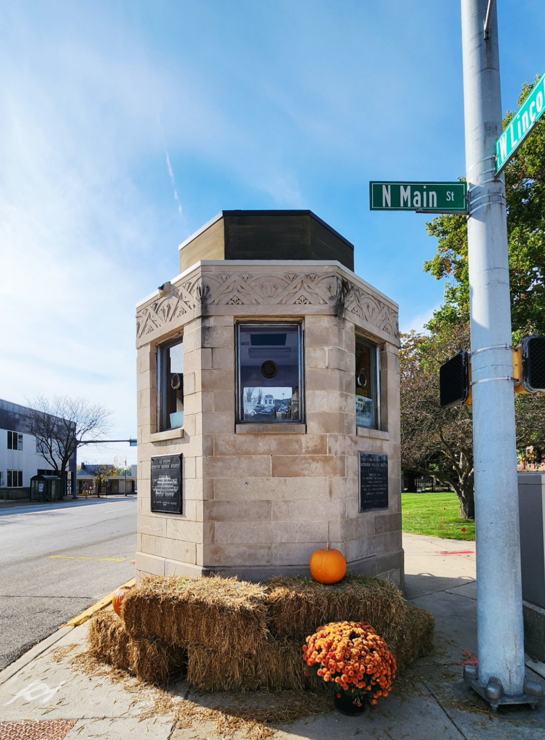 Solve The historic Goshen Police Booth, Indiana jigsaw puzzle online ...